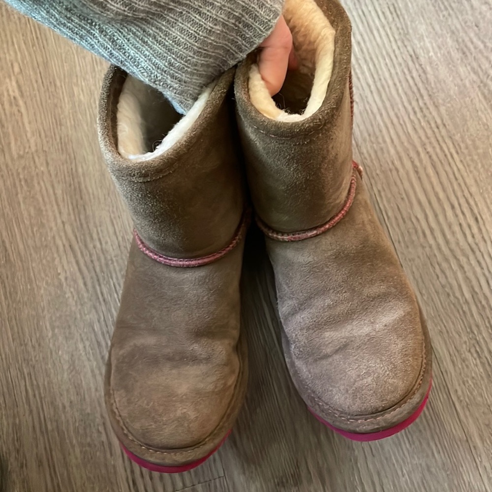 Bearpaw girls boots